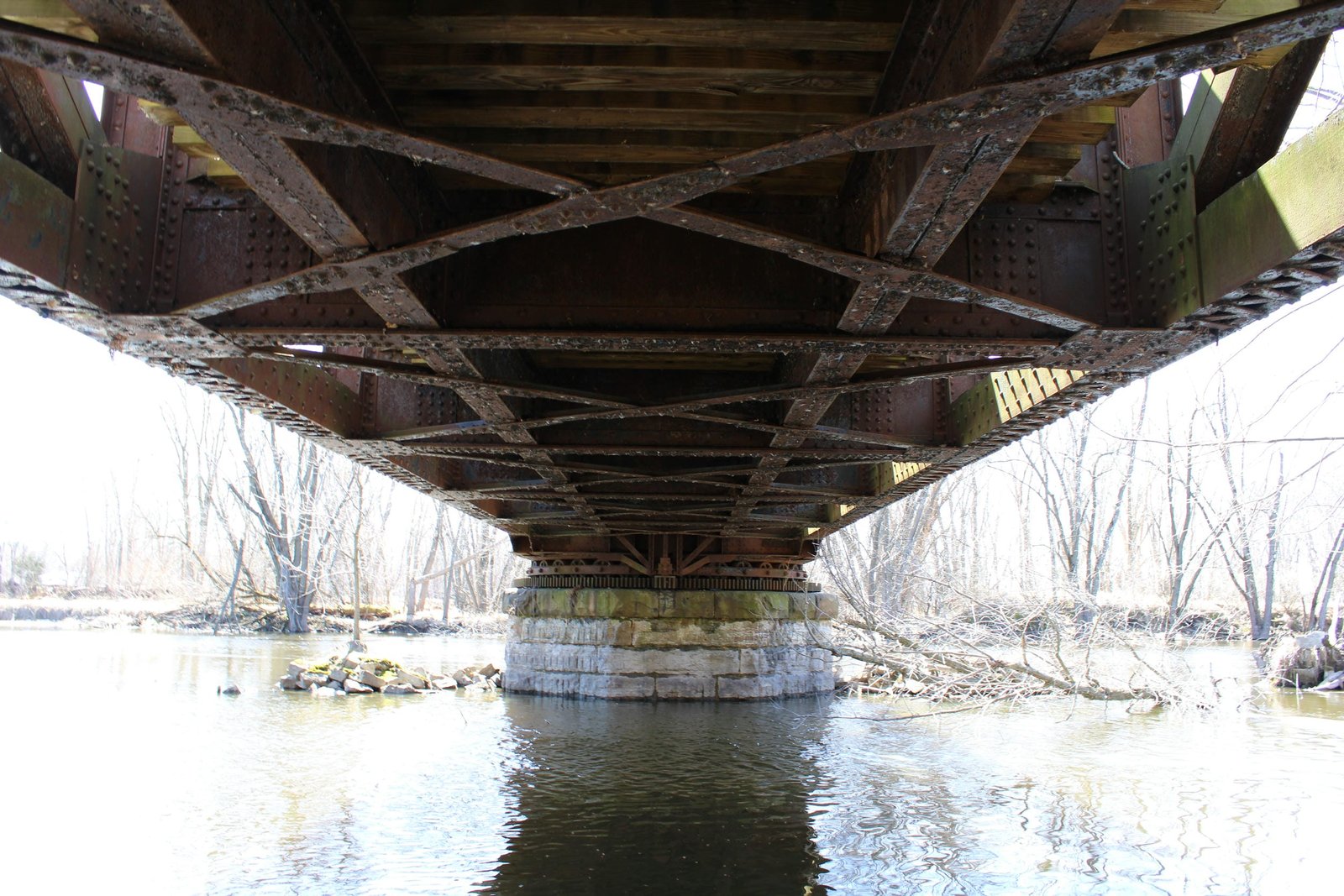 Floor details, swing span